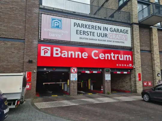 De parkeergarage van Winkelcentrum Banne Centrum