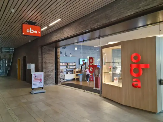 Openbare Bibliotheek Amsterdam in Winkelcentrum Banne Centrum